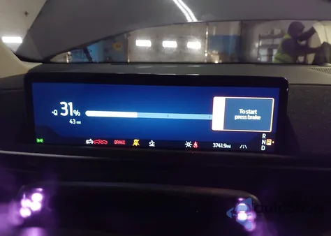 2025 Ford Mustang Mach-E Premium z USA, uszkodzony, nr VIN 3FMTK3S5XSMA38266